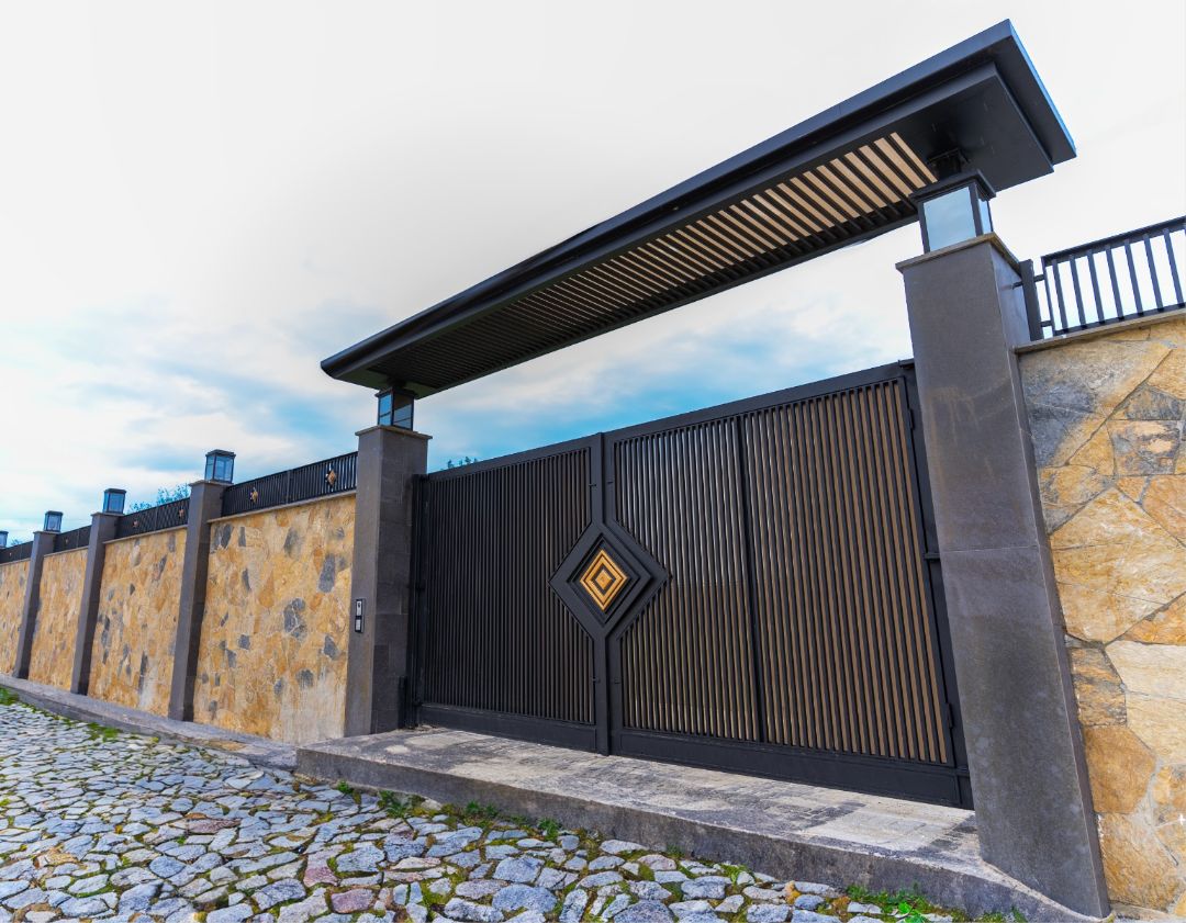 gate with truss